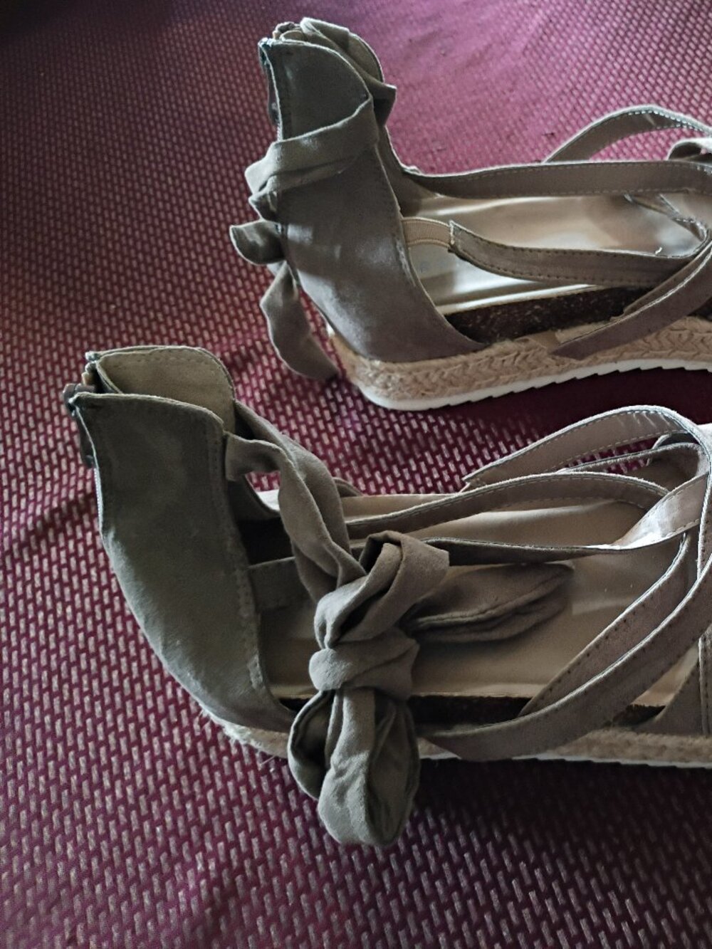 Women's Wedge Sandals - Picture 14 of 15